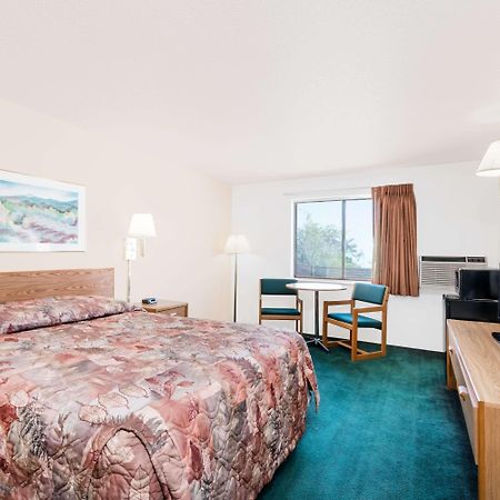 Super 8 By Wyndham Belle Fourche Sd Hotel Exterior foto