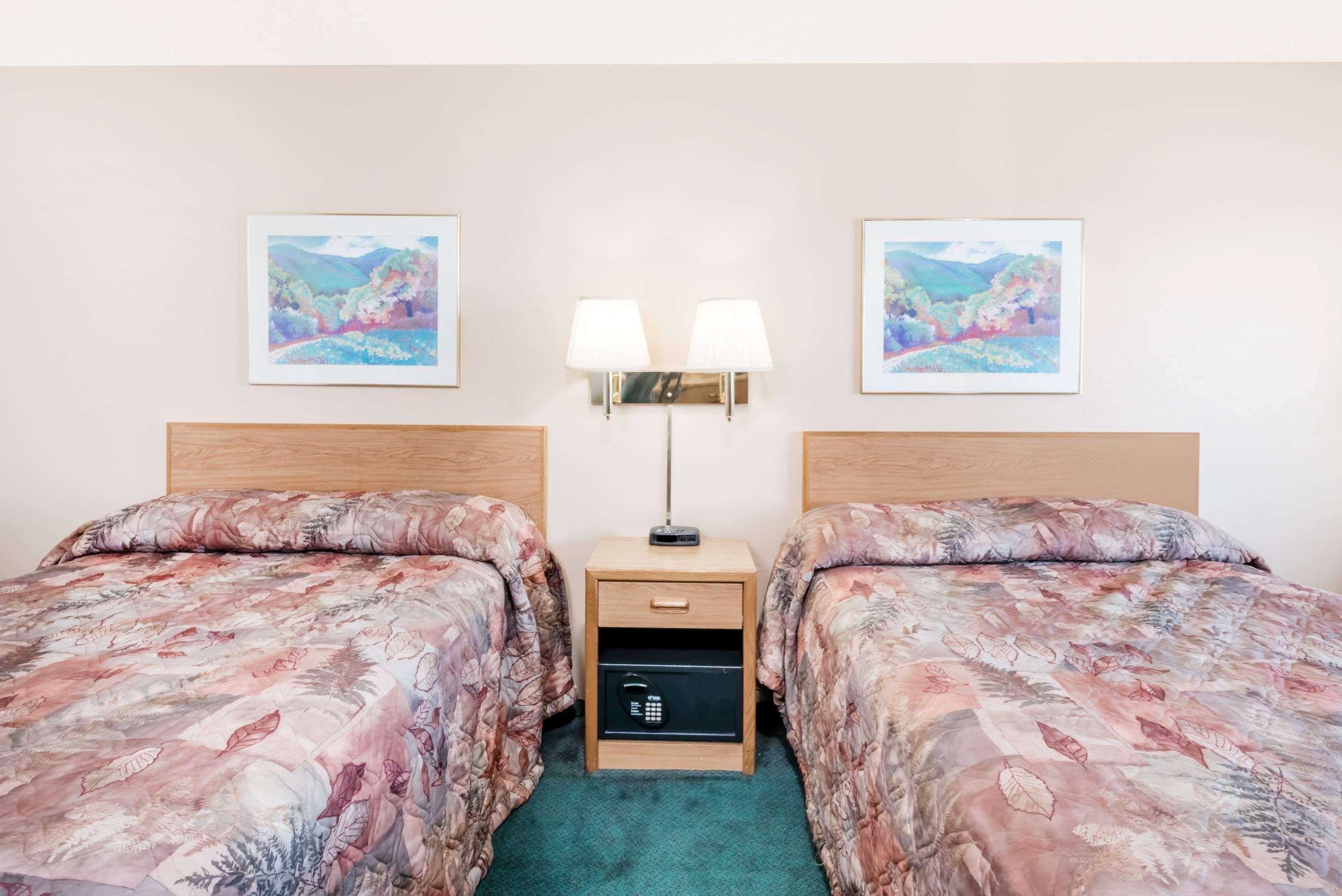 Super 8 By Wyndham Belle Fourche Sd Hotel Exterior foto